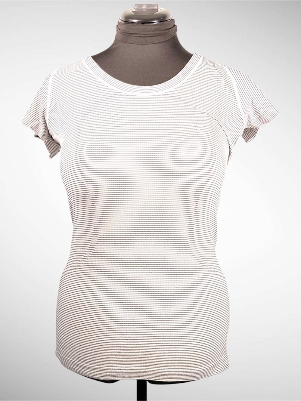 Women’s Lululemon White Stripe Swiftly Tech Crew Neck Tee Size 6